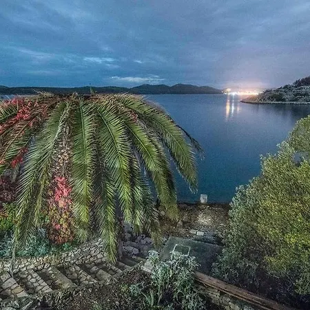 Secluded Fisherman's Lavdara, Dugi Otok - 398 Ferienhaus *