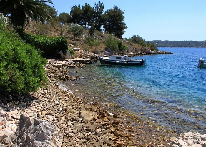Secluded Fisherman's Lavdara, Dugi Otok - 398 Ferienhaus Sali